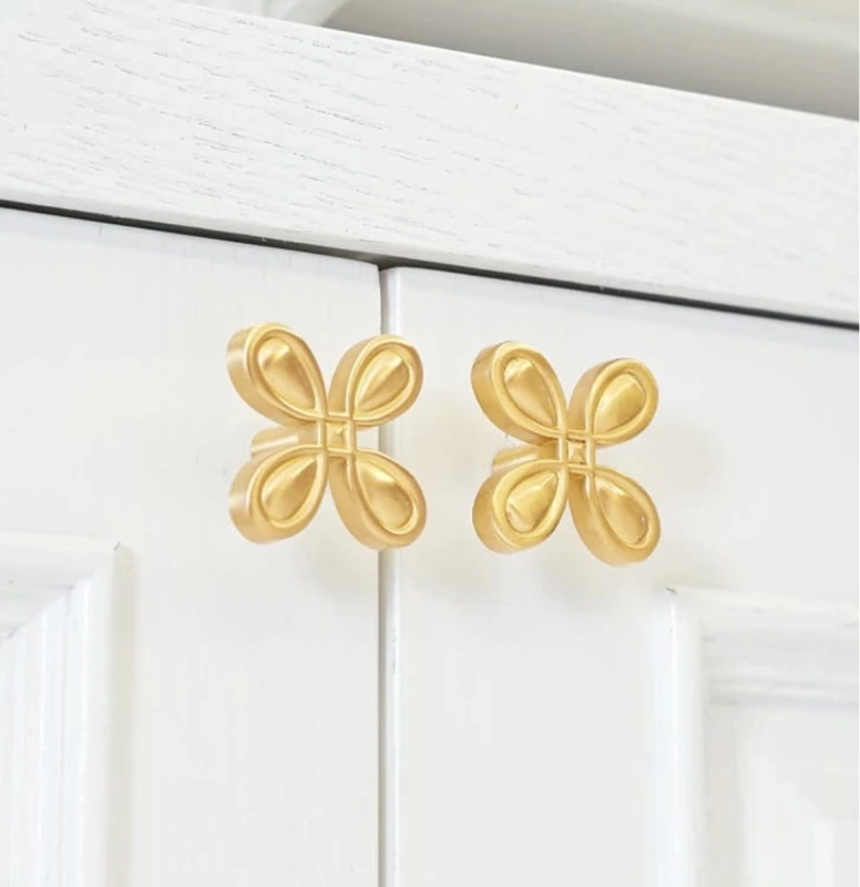 Uchwyt meblowy FOUR LEAF SOLID szafka.png